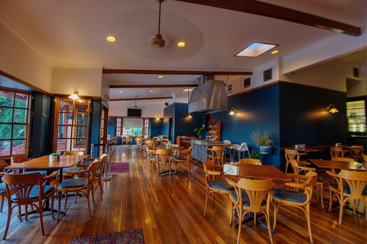 The Tamworth Hotel Экстерьер фото